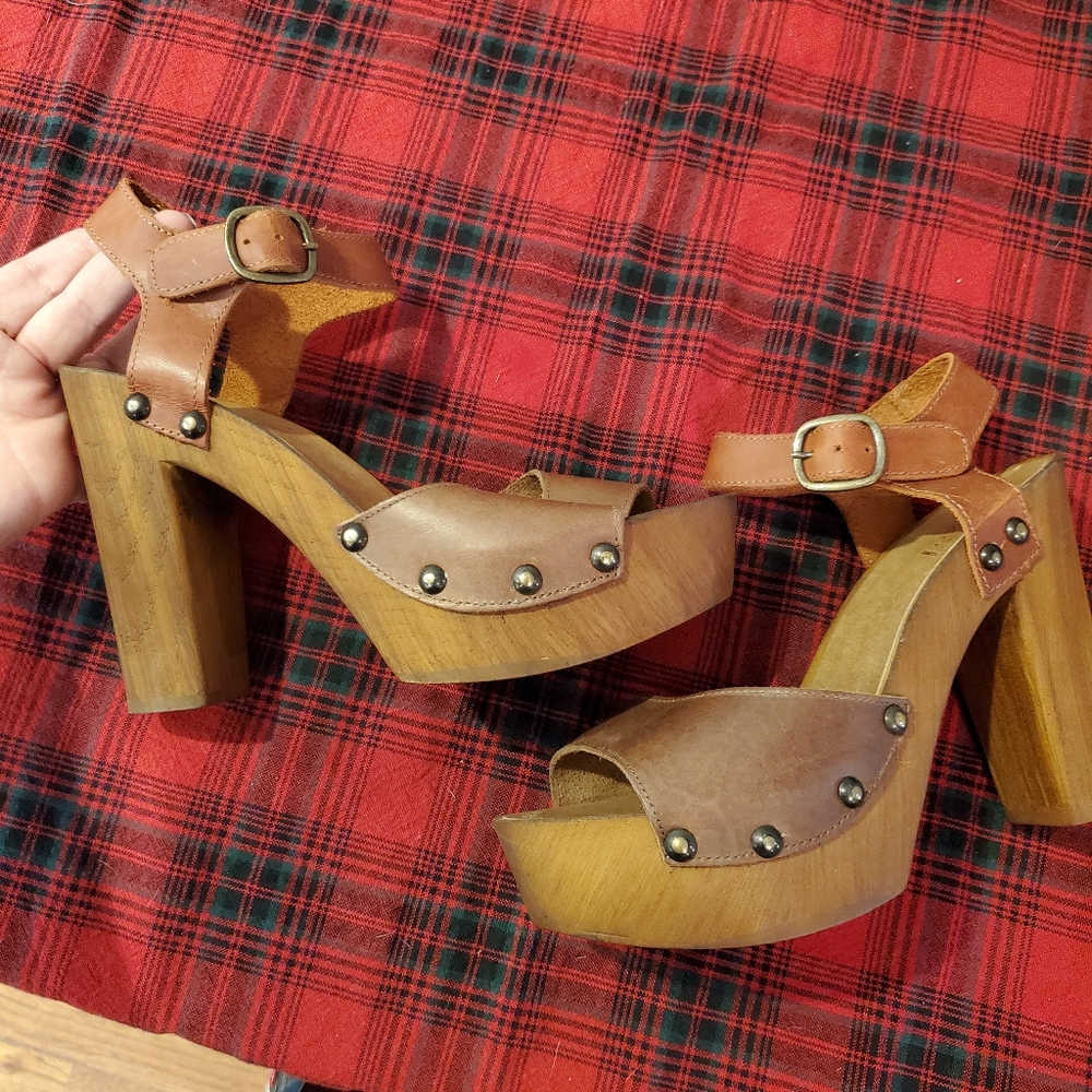 Leather Clog with WoodenHeels